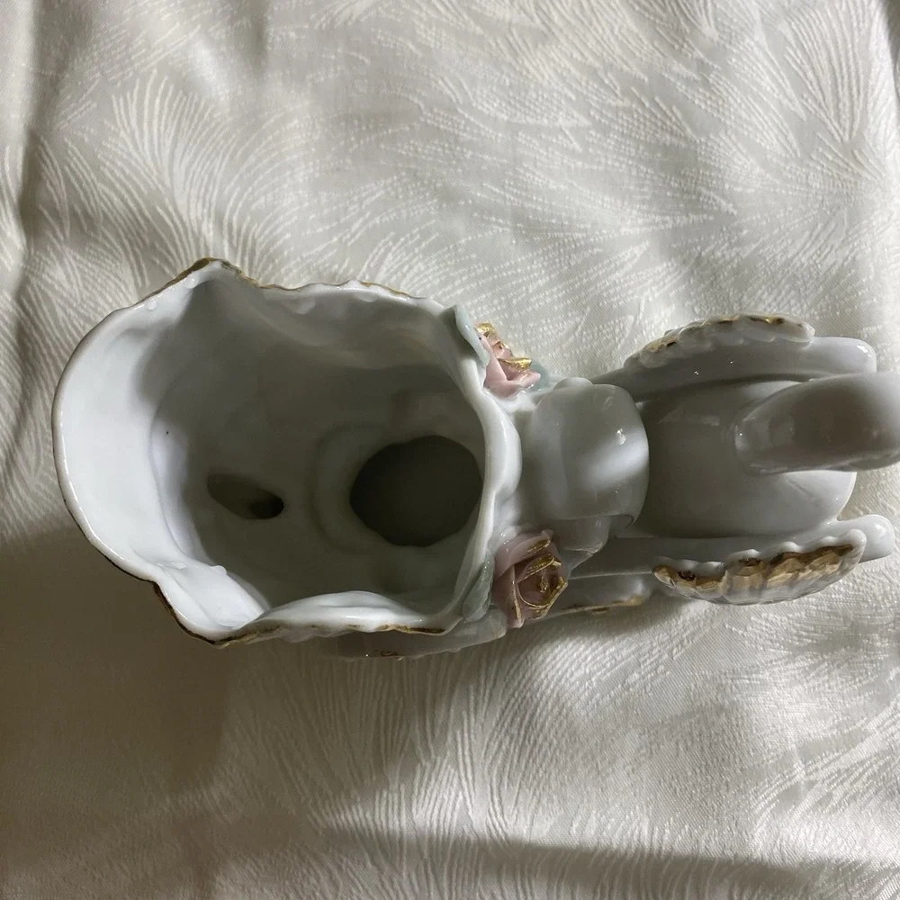 Unmarked this vintage
